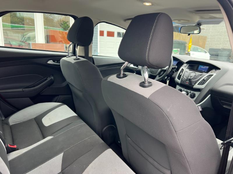 Ford Focus SE Sedan 2012 Ford Focus SE Sedan 2012