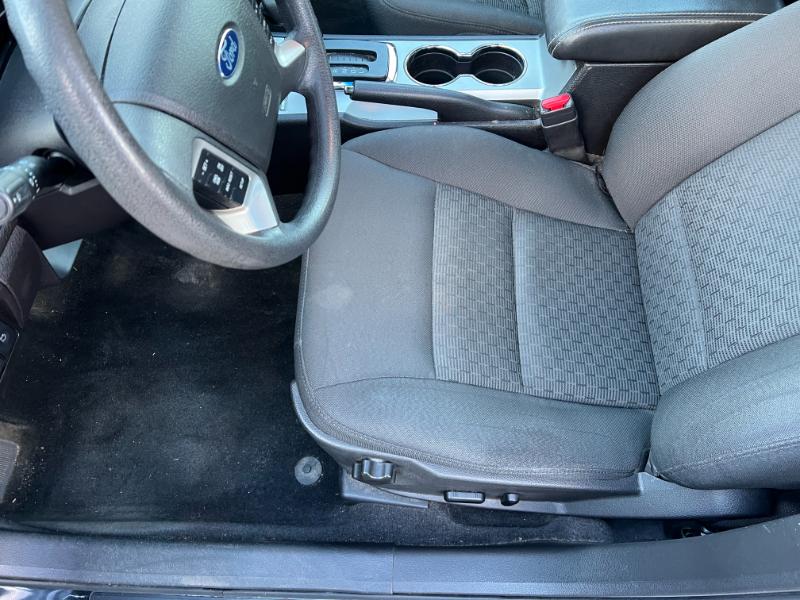 Ford Fusion I4 SE 2011 Ford Fusion I4 SE 2011