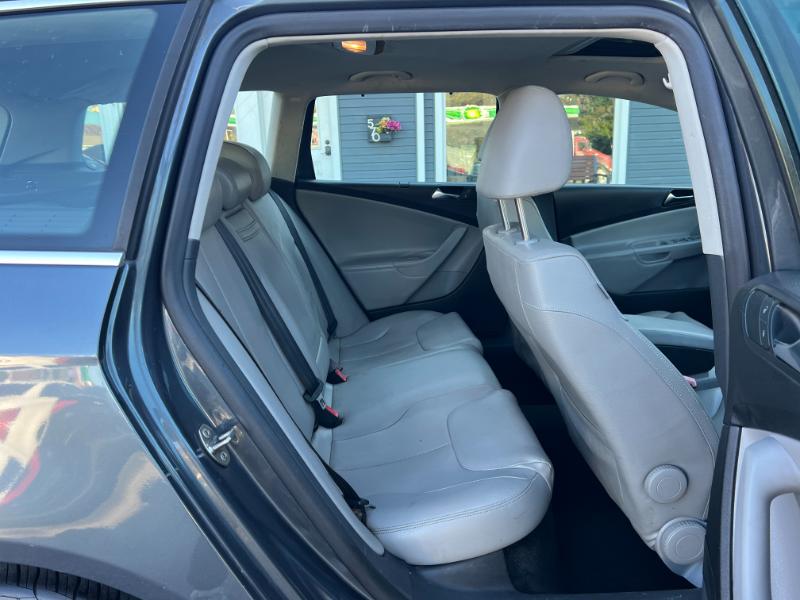 Volkswagen Passat Wagon Komfort PZEV 2010 Volkswagen Passat Wagon Komfort PZEV 2010