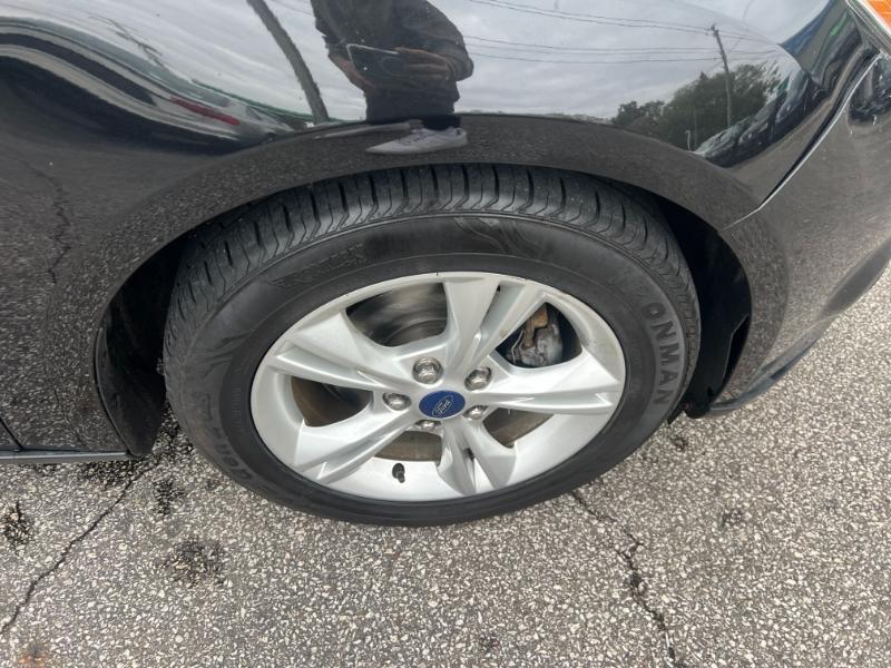 Ford Focus SE Sedan 2014 Ford Focus SE Sedan 2014