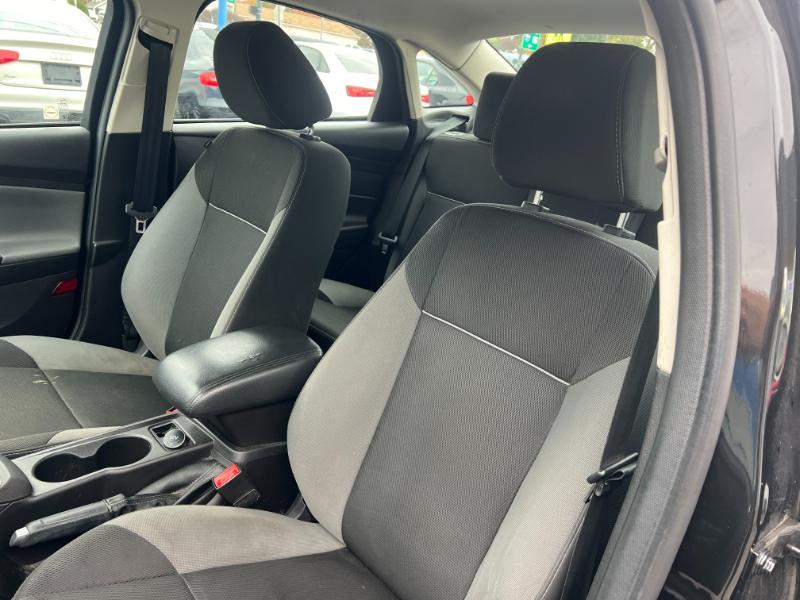 Ford Focus SE Sedan 2014 Ford Focus SE Sedan 2014