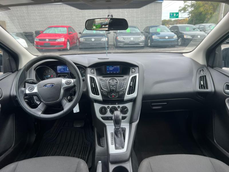 Ford Focus SE Sedan 2014 Ford Focus SE Sedan 2014