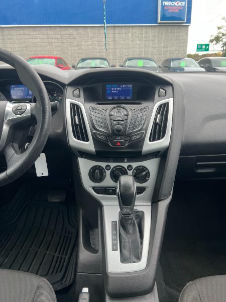 Ford Focus SE Sedan 2014 Ford Focus SE Sedan 2014