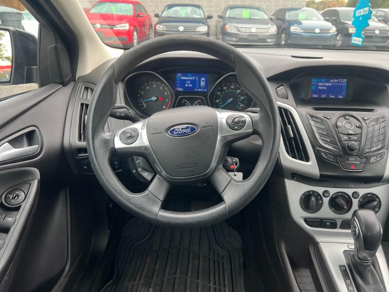 Ford Focus SE Sedan 2014 Ford Focus SE Sedan 2014