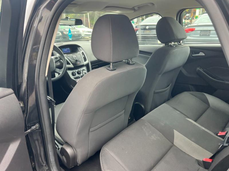 Ford Focus SE Sedan 2014 Ford Focus SE Sedan 2014