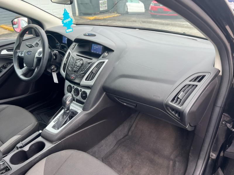 Ford Focus SE Sedan 2014 Ford Focus SE Sedan 2014