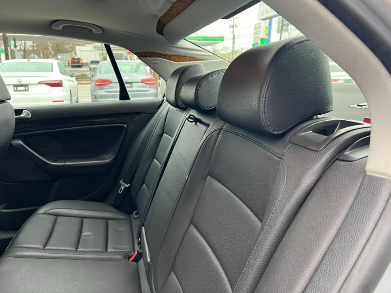 Volkswagen Jetta Wolfsburg Edition PZEV 2010