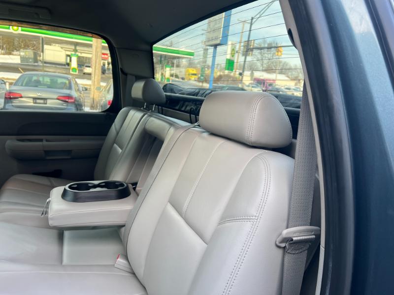 GMC Sierra 1500 SLE Crew Cab 4WD 2011