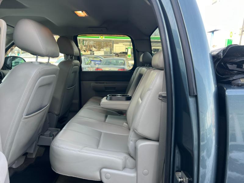 GMC Sierra 1500 SLE Crew Cab 4WD 2011