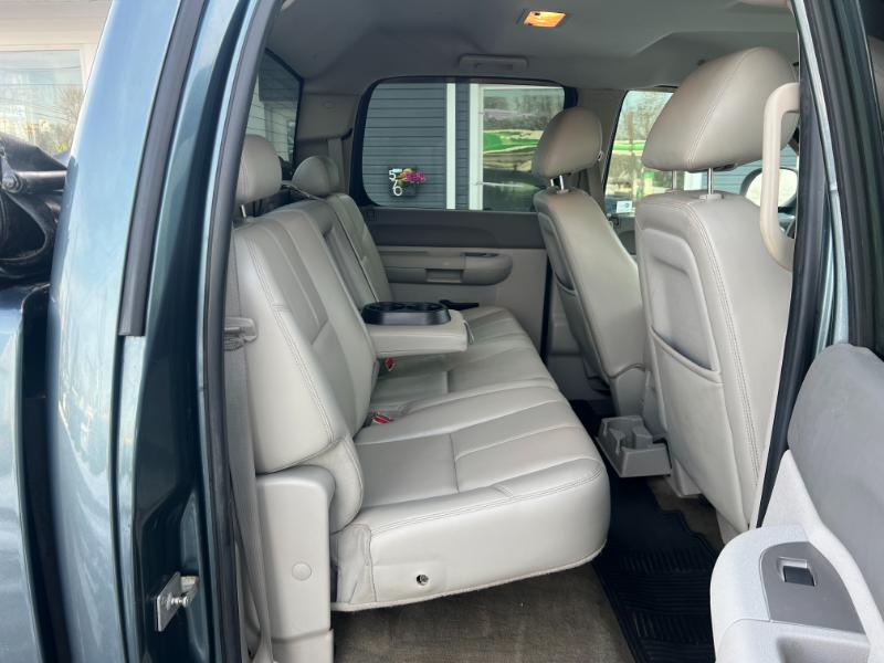 GMC Sierra 1500 SLE Crew Cab 4WD 2011