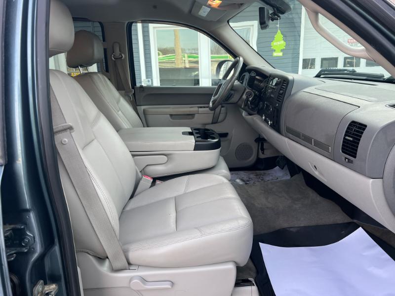 GMC Sierra 1500 SLE Crew Cab 4WD 2011