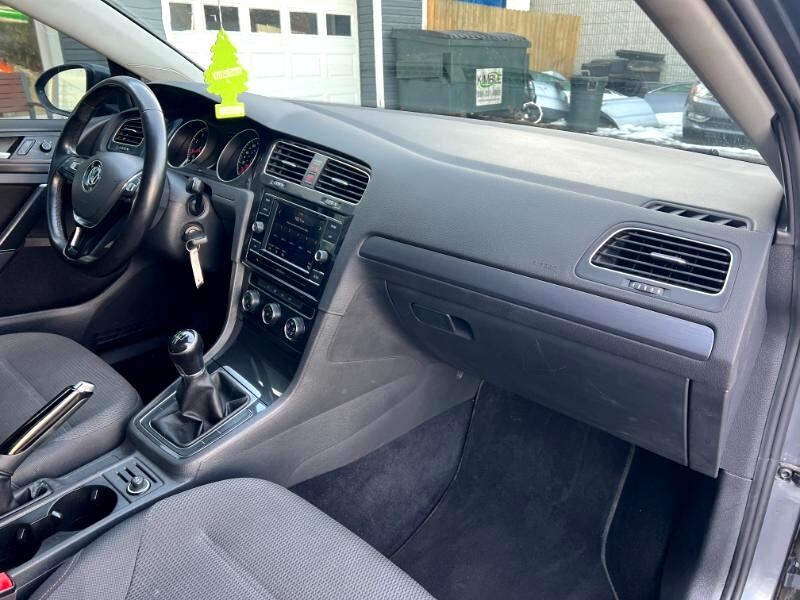 Volkswagen Golf SportWagen TSI S 5M 2018