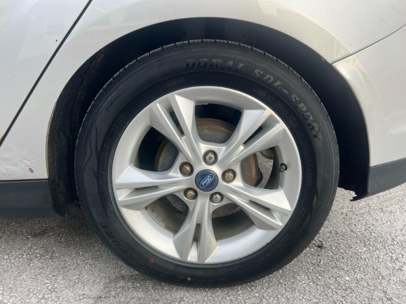 Ford Focus SE Hatch 2014