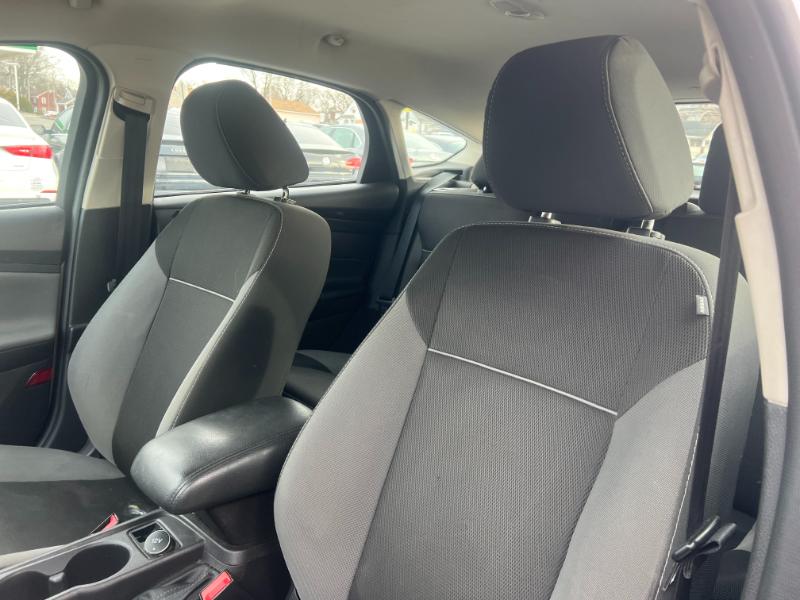 Ford Focus SE Hatch 2014