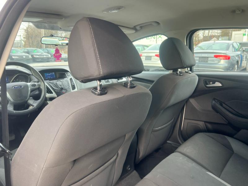 Ford Focus SE Hatch 2014