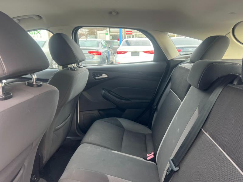 Ford Focus SE Hatch 2014