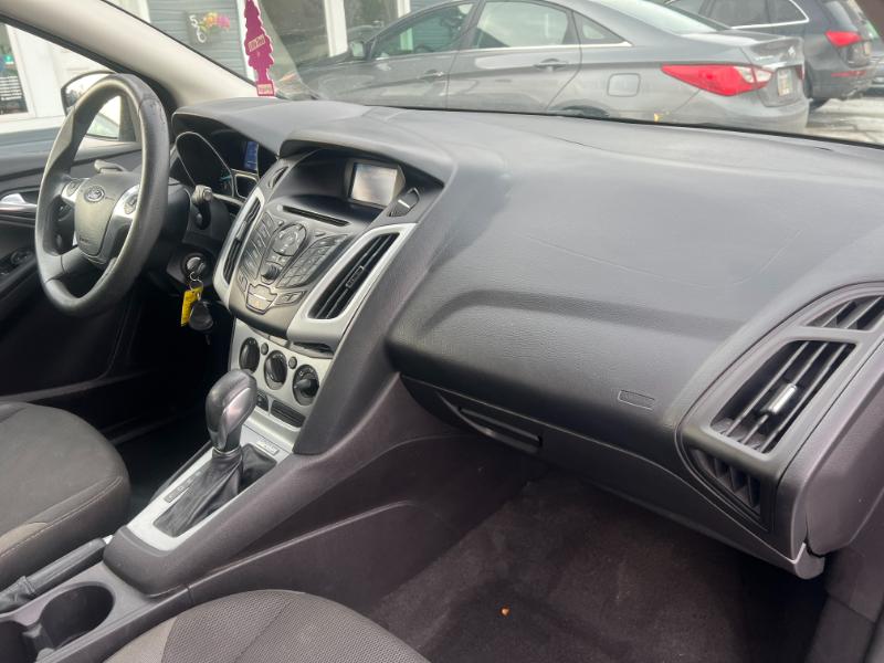 Ford Focus SE Hatch 2014