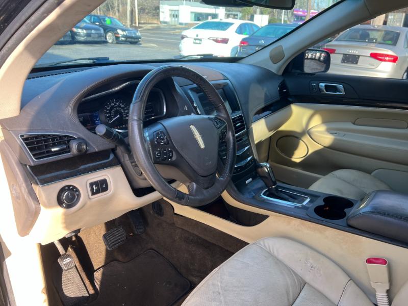 Lincoln MKT 3.5L with EcoBoost AWD 2015