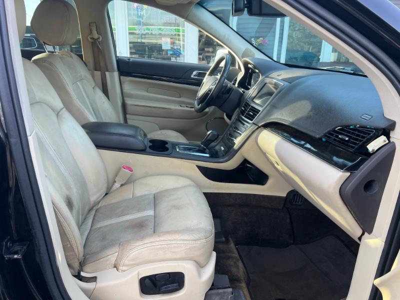 Lincoln MKT 3.5L with EcoBoost AWD 2015