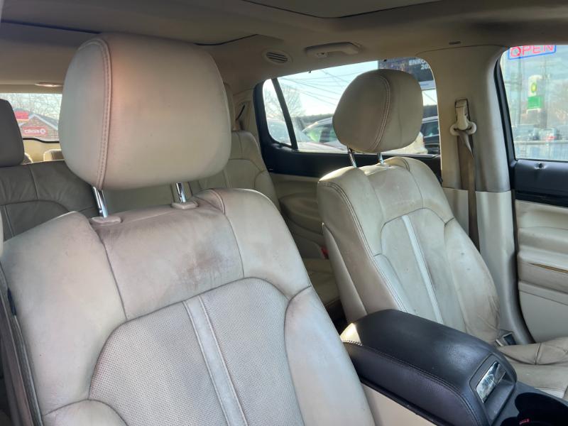 Lincoln MKT 3.5L with EcoBoost AWD 2015