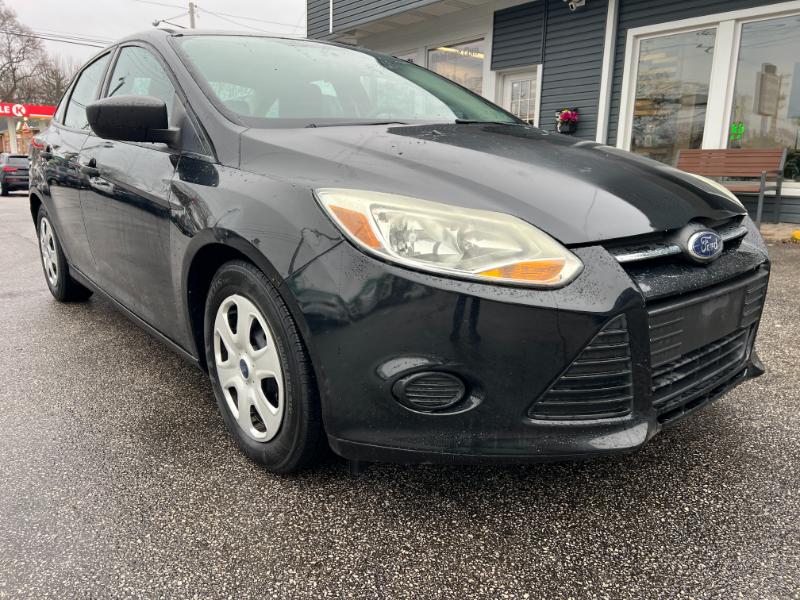 Ford Focus S Sedan 2014