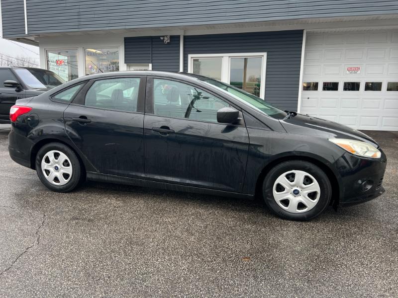 Ford Focus S Sedan 2014