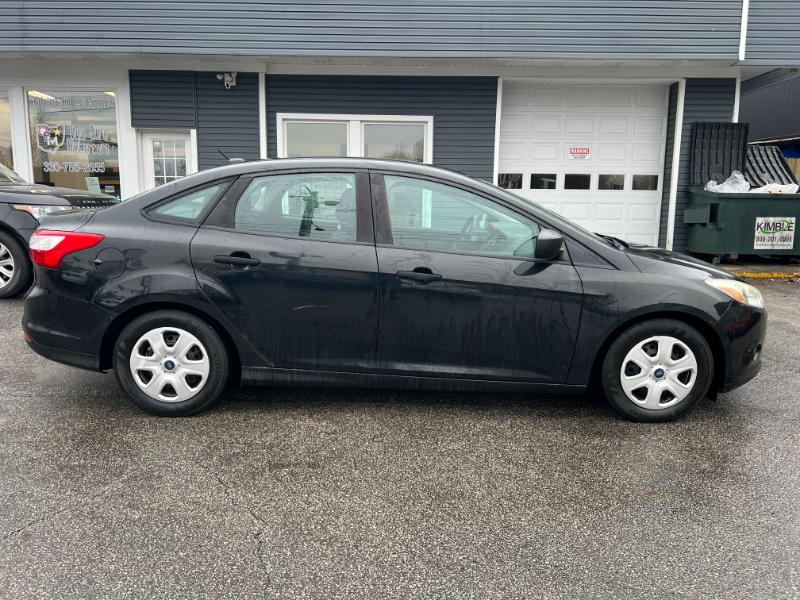 Ford Focus S Sedan 2014