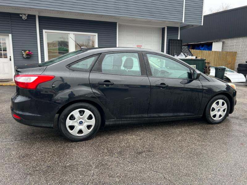 Ford Focus S Sedan 2014
