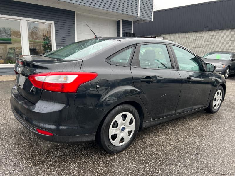 Ford Focus S Sedan 2014