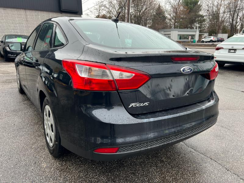 Ford Focus S Sedan 2014