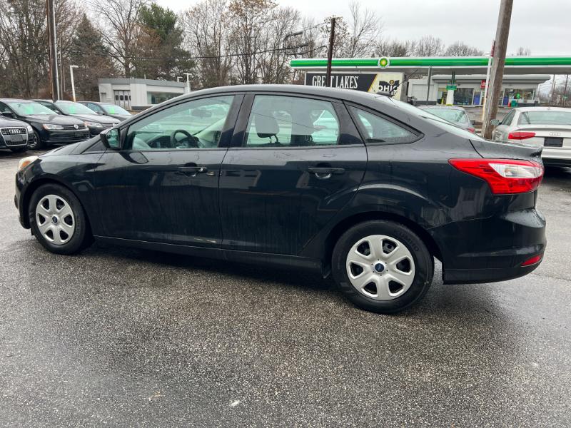 Ford Focus S Sedan 2014