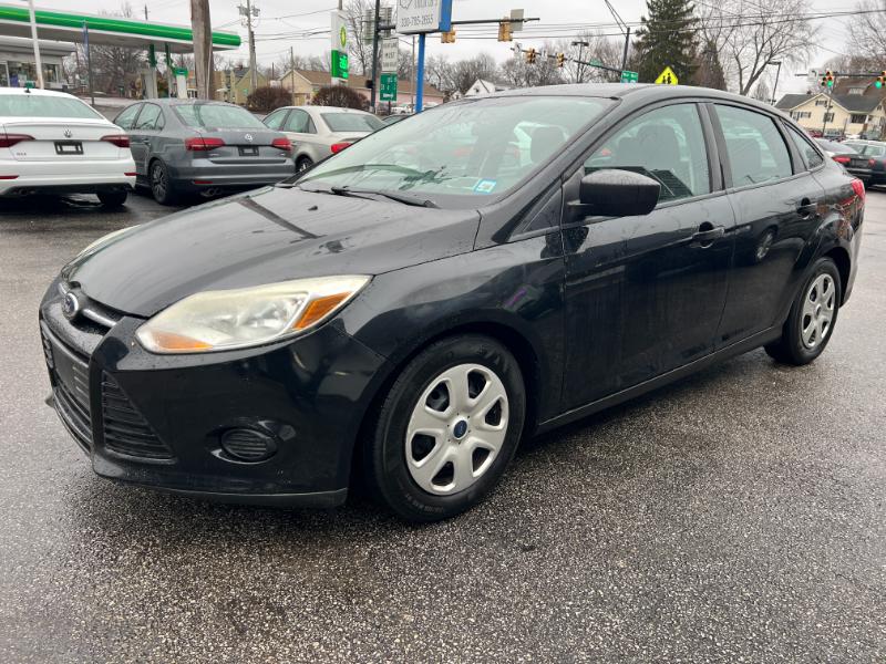 Ford Focus S Sedan 2014