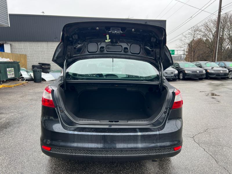 Ford Focus S Sedan 2014