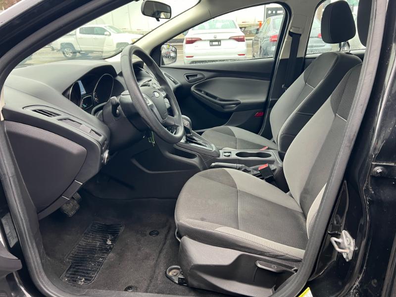 Ford Focus S Sedan 2014