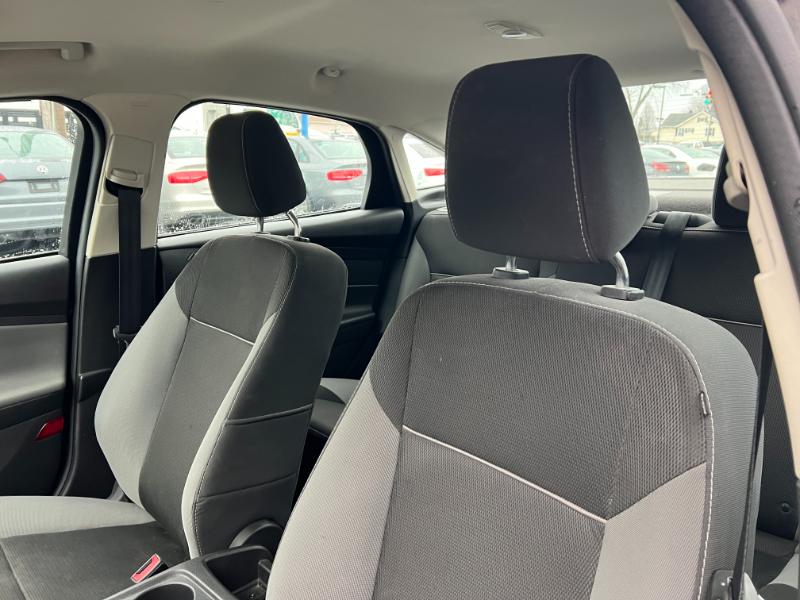 Ford Focus S Sedan 2014