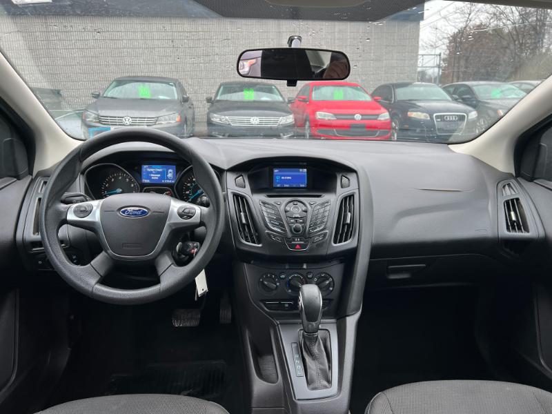 Ford Focus S Sedan 2014