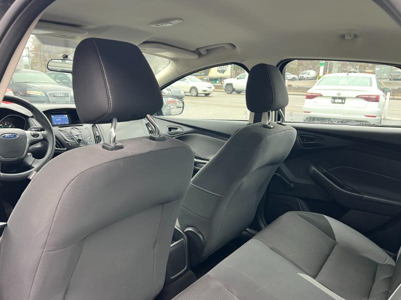 Ford Focus S Sedan 2014