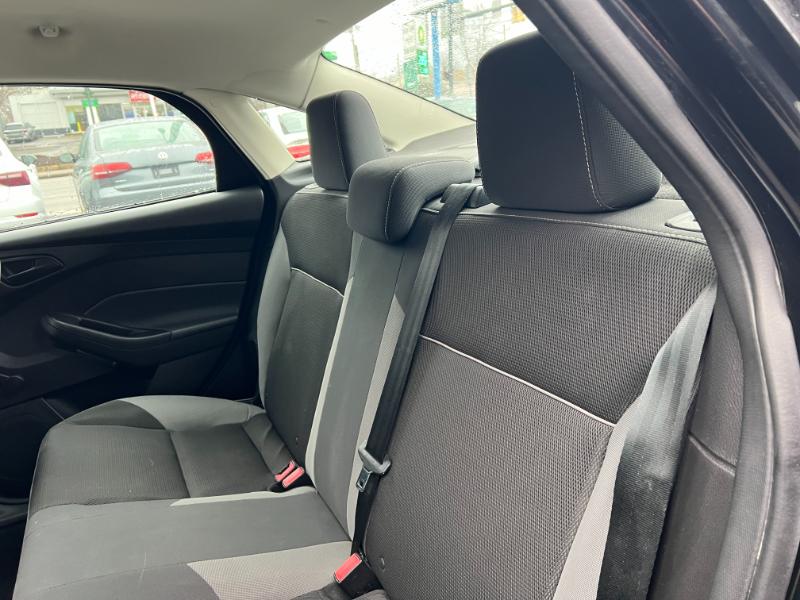 Ford Focus S Sedan 2014