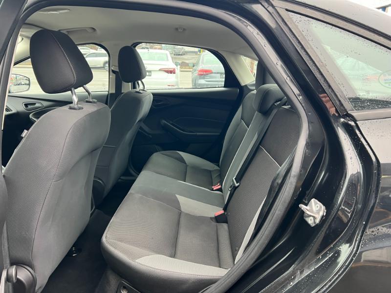 Ford Focus S Sedan 2014