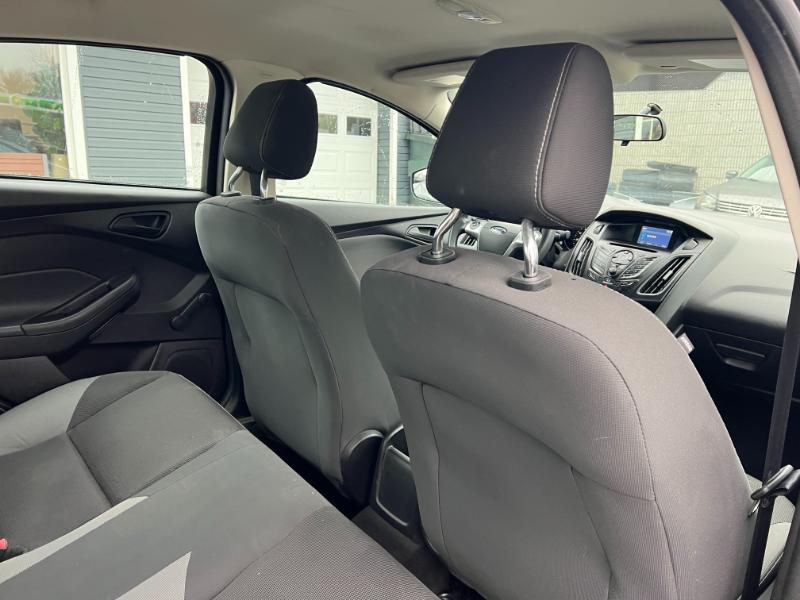 Ford Focus S Sedan 2014