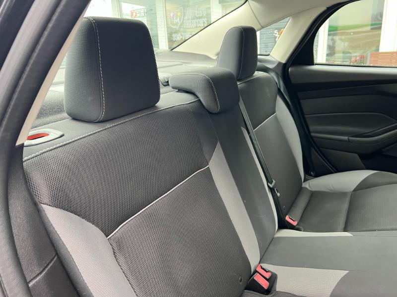 Ford Focus S Sedan 2014