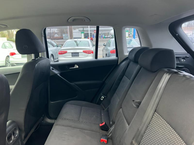 Volkswagen Tiguan SEL 2011