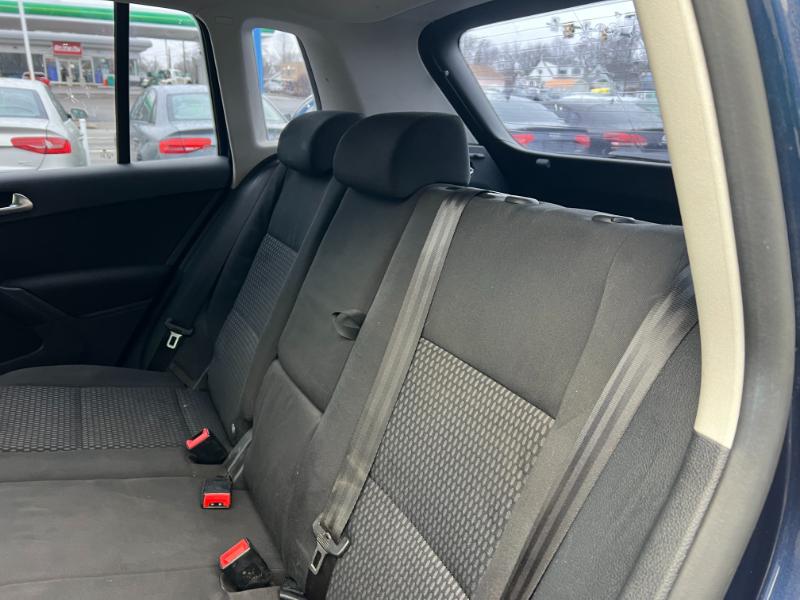 Volkswagen Tiguan SEL 2011