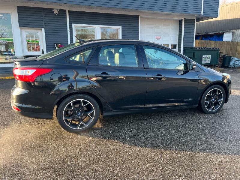 Ford Focus SE Sedan 2013