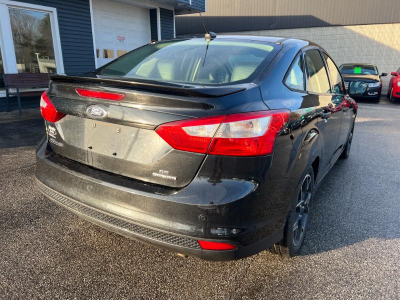 Ford Focus SE Sedan 2013