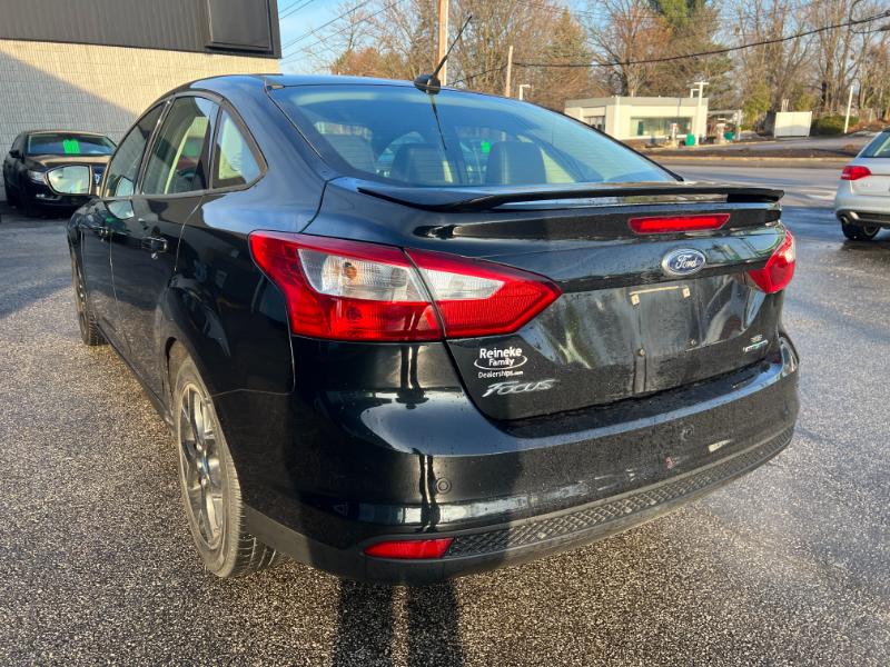 Ford Focus SE Sedan 2013