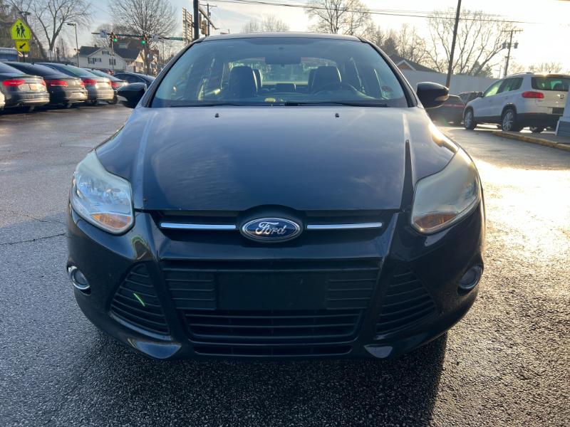 Ford Focus SE Sedan 2013