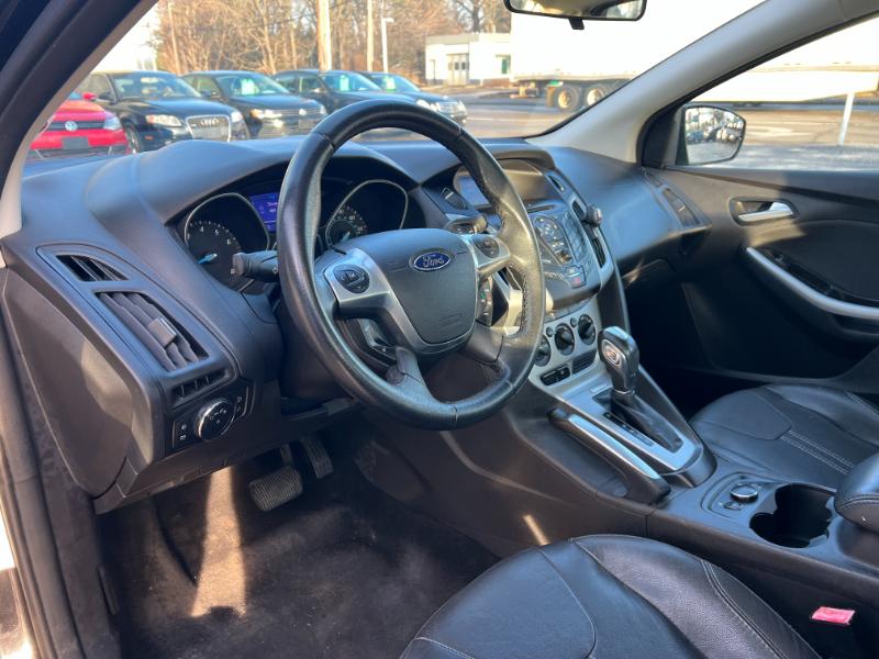 Ford Focus SE Sedan 2013