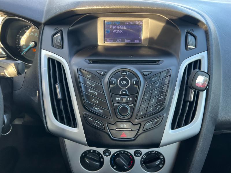 Ford Focus SE Sedan 2013