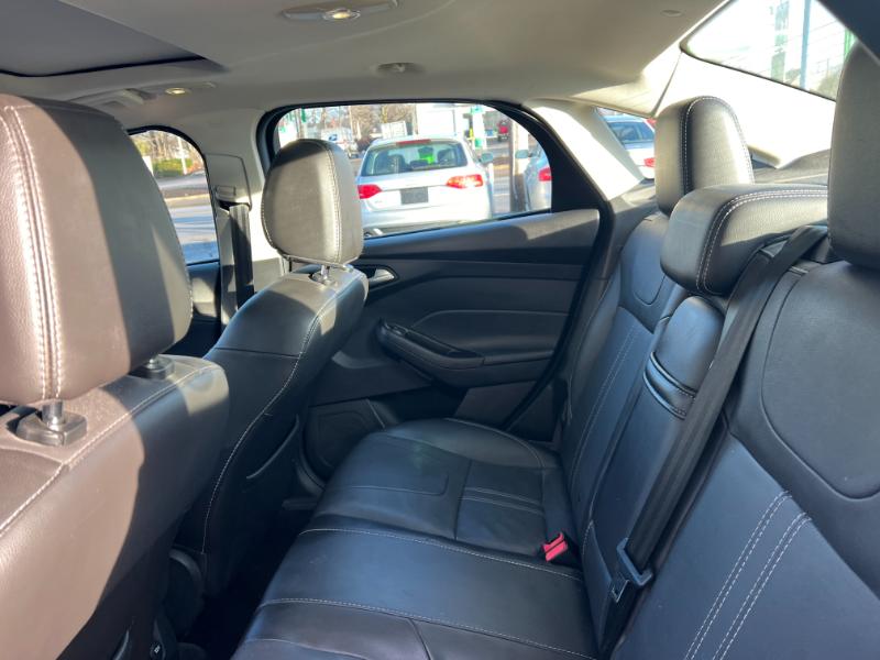 Ford Focus SE Sedan 2013